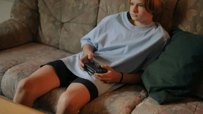 soledad-lleva-a-adolescentes-buscar-satisfaccion-inmediata-wide_webp