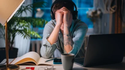 ¿Crees-que-tu-éxito-es-suerte-Descubre-si-estás-bajo-el-síndrome-del-impostor-wide_webp